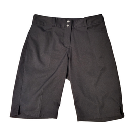 Under Armour Black Women's Golf Shorts Size 2 - 0