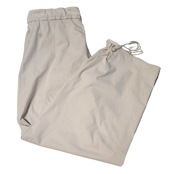 Lululemon Women's Drawstring Crop Pants Size M MSP$128