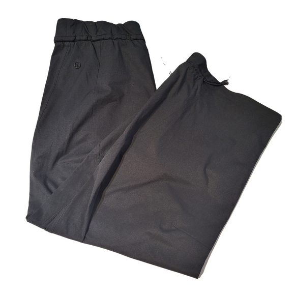 Lululemon Women's Drawstring Crop Pants Size M MSP$128