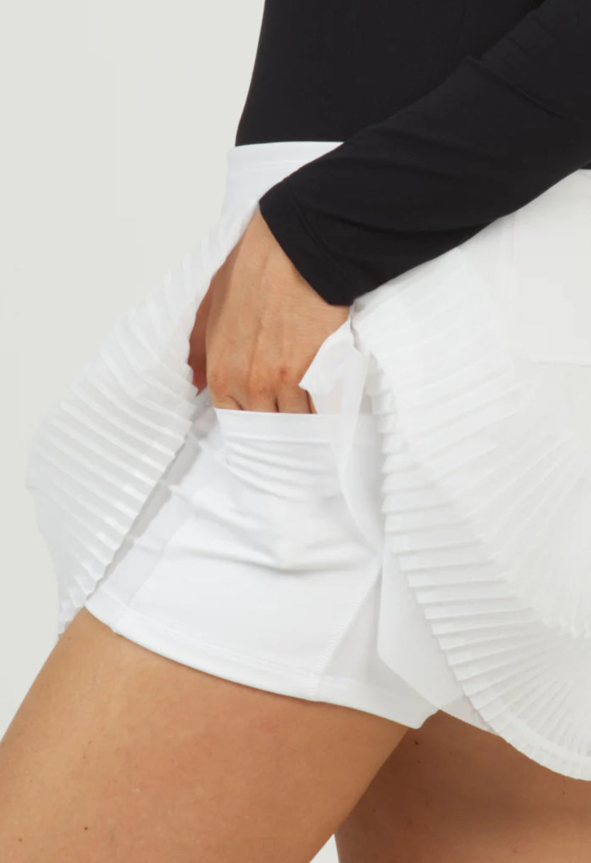 New Ibkul Women’s White 18” Mesh Skort Size M MSP$92 - 0