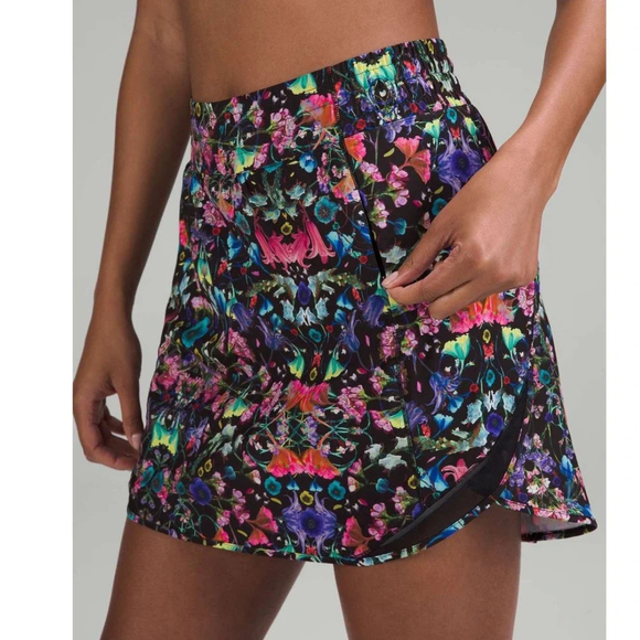 Lululemon Hotty Hot High Rise Skirt Floral Botanical Print Skort Size 6