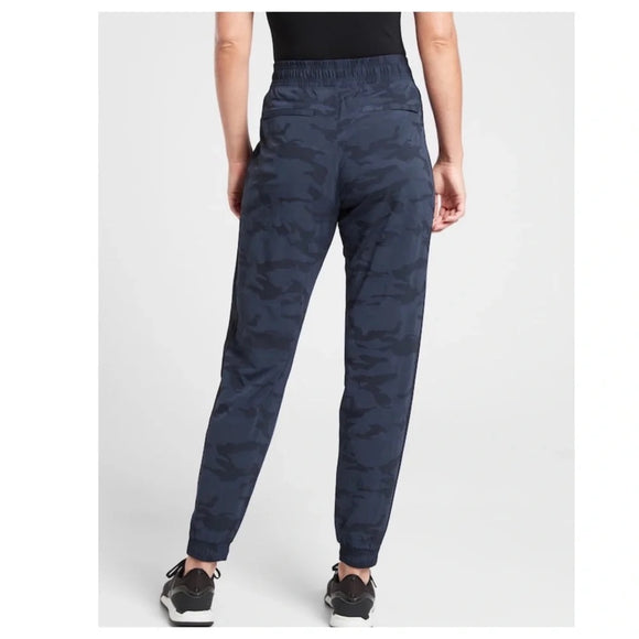 Athleta Women's Navy Camo Print Golf Jogger Size 10 MSP$98